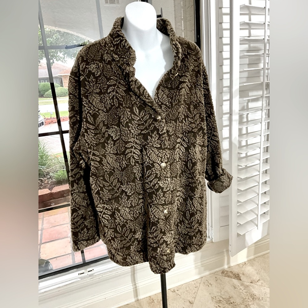 CITYSCAPE Comfy bulky long sleeve jacket, and shades of brown size XL NWOT